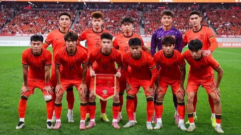 古巨基49岁生日庆，温馨晒照与子亲密互动